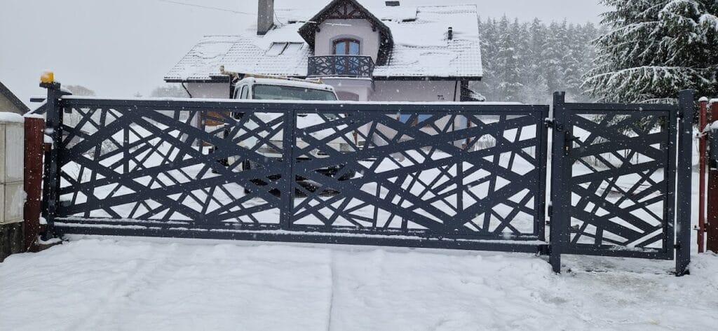 brama z wypełnieniem wypalanym proszkowo rzeszów